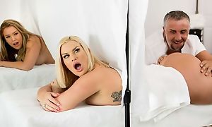 Yoke curvaceous MILFs getting fucked unconnected with cocky masseur