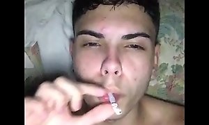Garotã_o Sulista fumando enquanto é_ chupado (Instagram) - elwilliamdelrio
