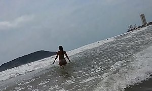 culona en la playa de mazatlan